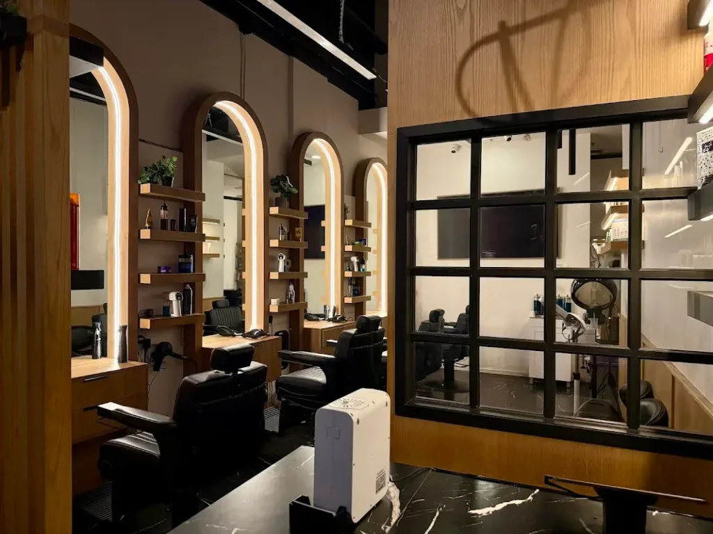 Man O'Clock Barbershop — Barber shop in Mississauga